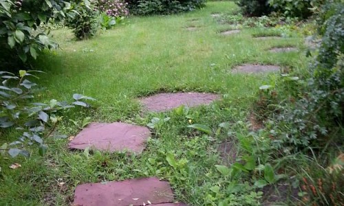 Oude grasmat verwijderen